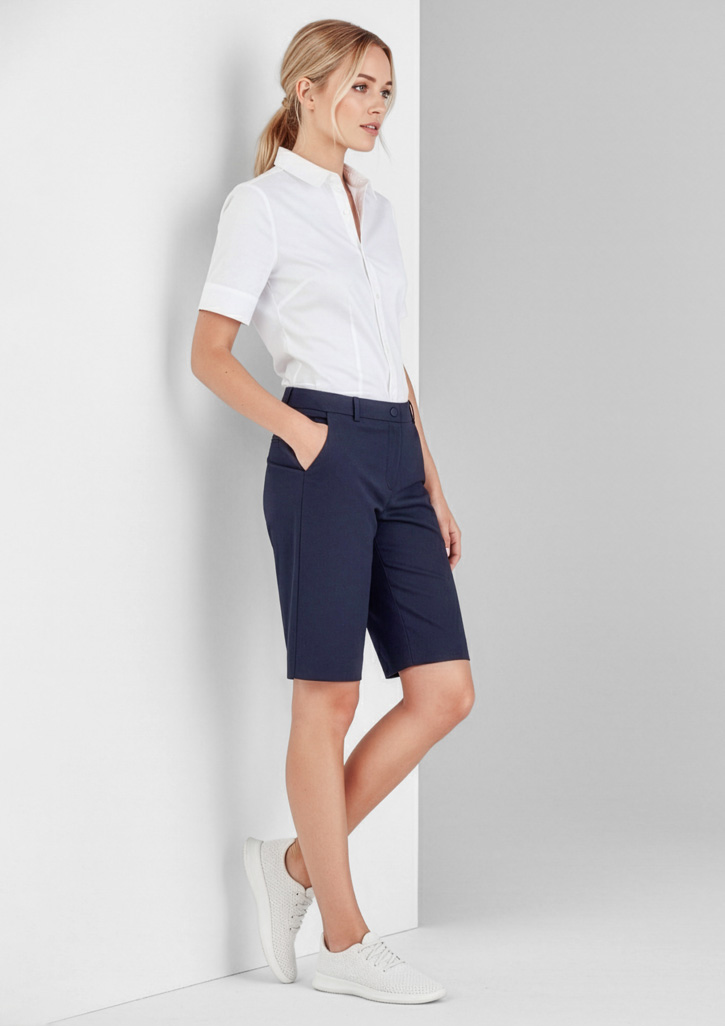 Womens Comfort Waist Cargo Short - Image 4